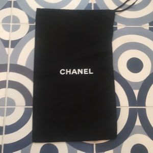 Medium size Chanel dust bag